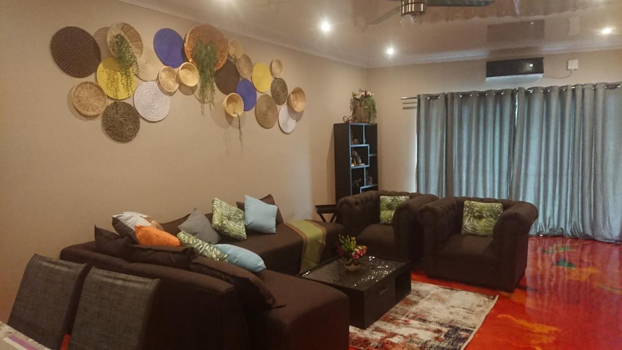 Svh Bush Lodge มาร์ลอทพาร์ค ภายนอก รูปภาพ